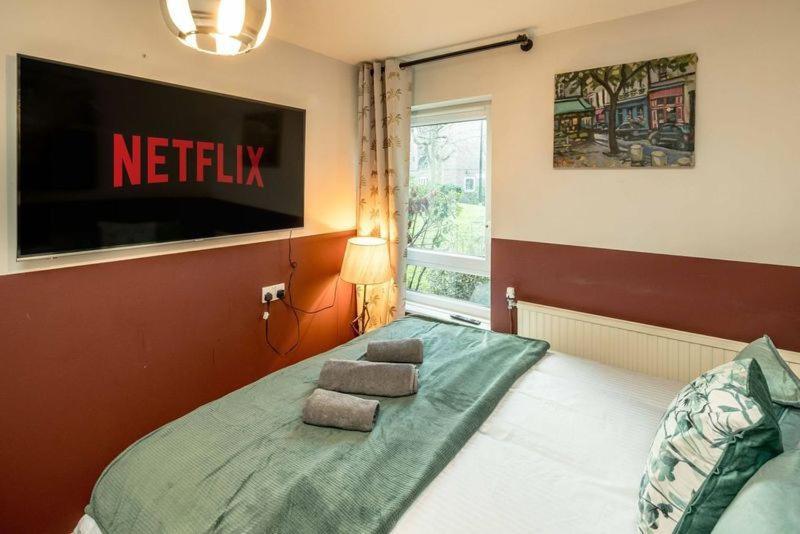 Apartment 20 Percent Off -promo Genius Offers-citycenter Londonbridge With Parking-wifi-sleeps7-4beds-netflix-family!