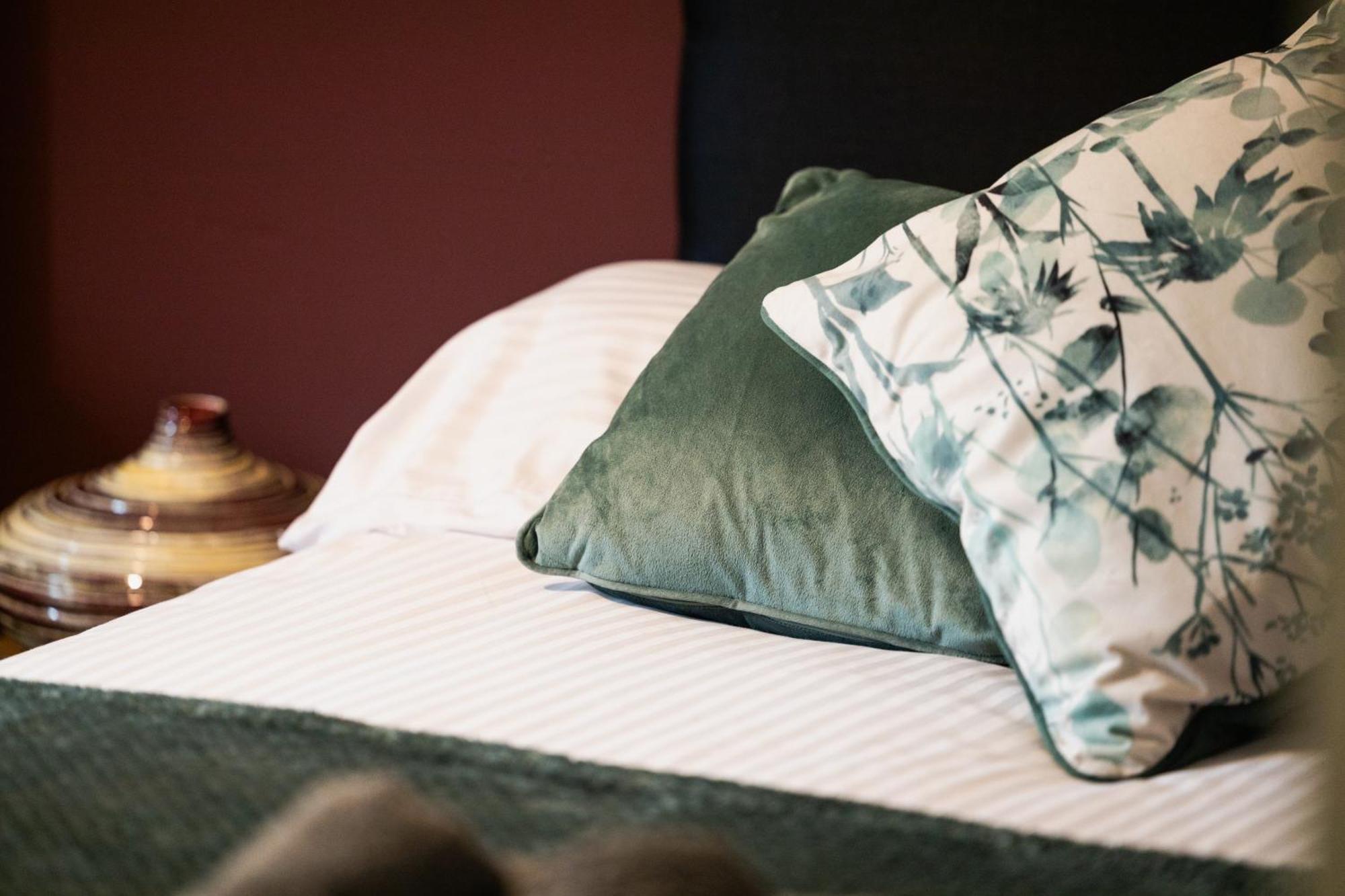 20 Percent Off -promo Genius Offers-citycenter Londonbridge With Parking-wifi-sleeps7-4beds-netflix-family! * London