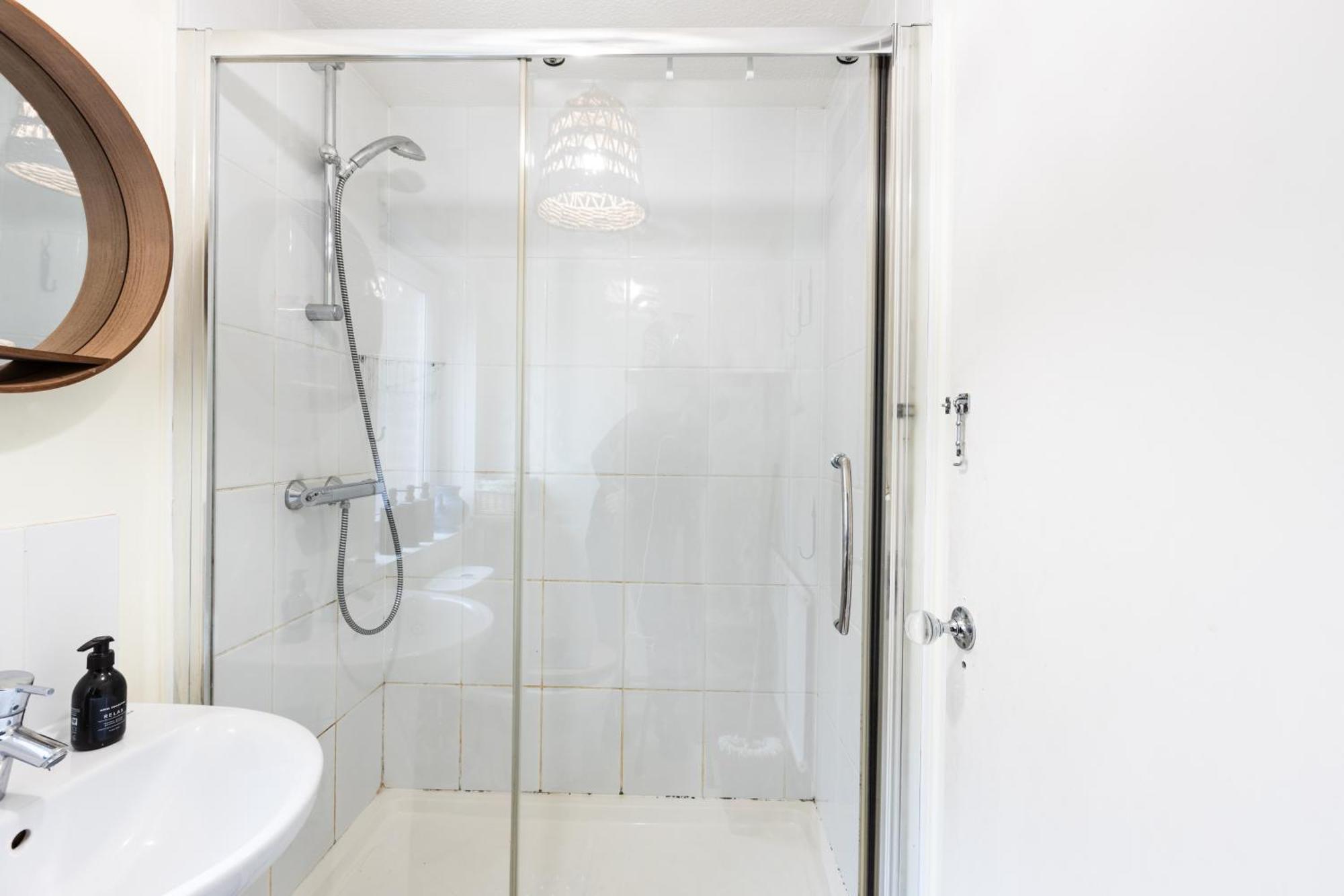 20 Percent Off -promo Genius Offers-citycenter Londonbridge With Parking-wifi-sleeps7-4beds-netflix-family! *
