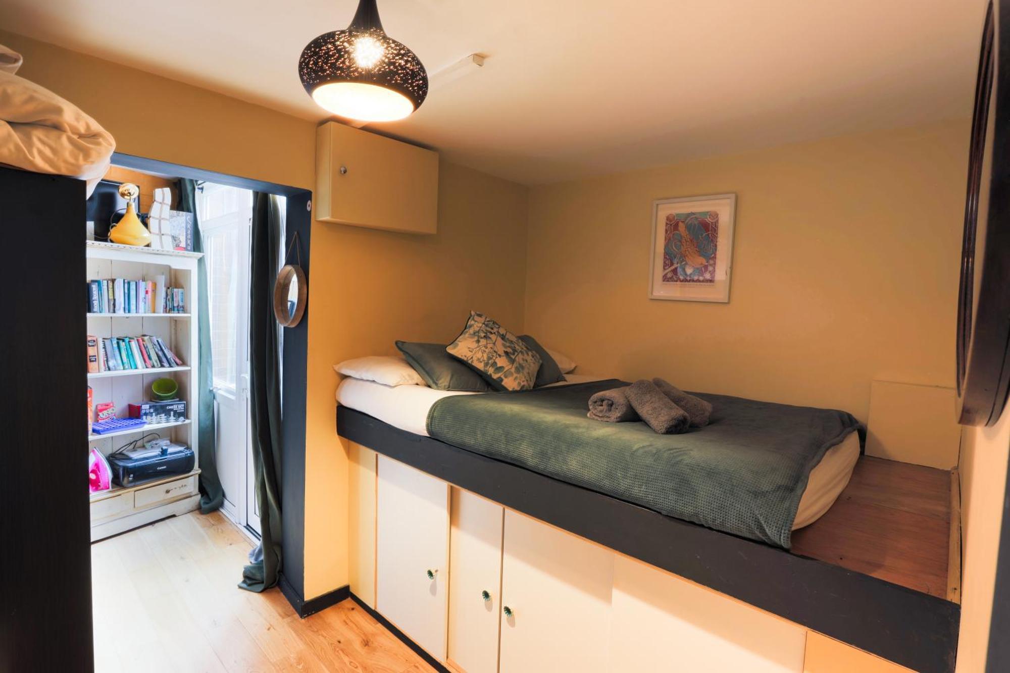 20 Percent Off -promo Genius Offers-citycenter Londonbridge With Parking-wifi-sleeps7-4beds-netflix-family! London