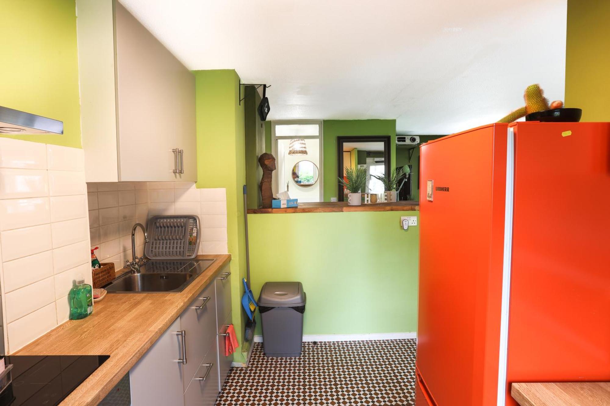 Apartment 20 Percent Off -promo Genius Offers-citycenter Londonbridge With Parking-wifi-sleeps7-4beds-netflix-family! *