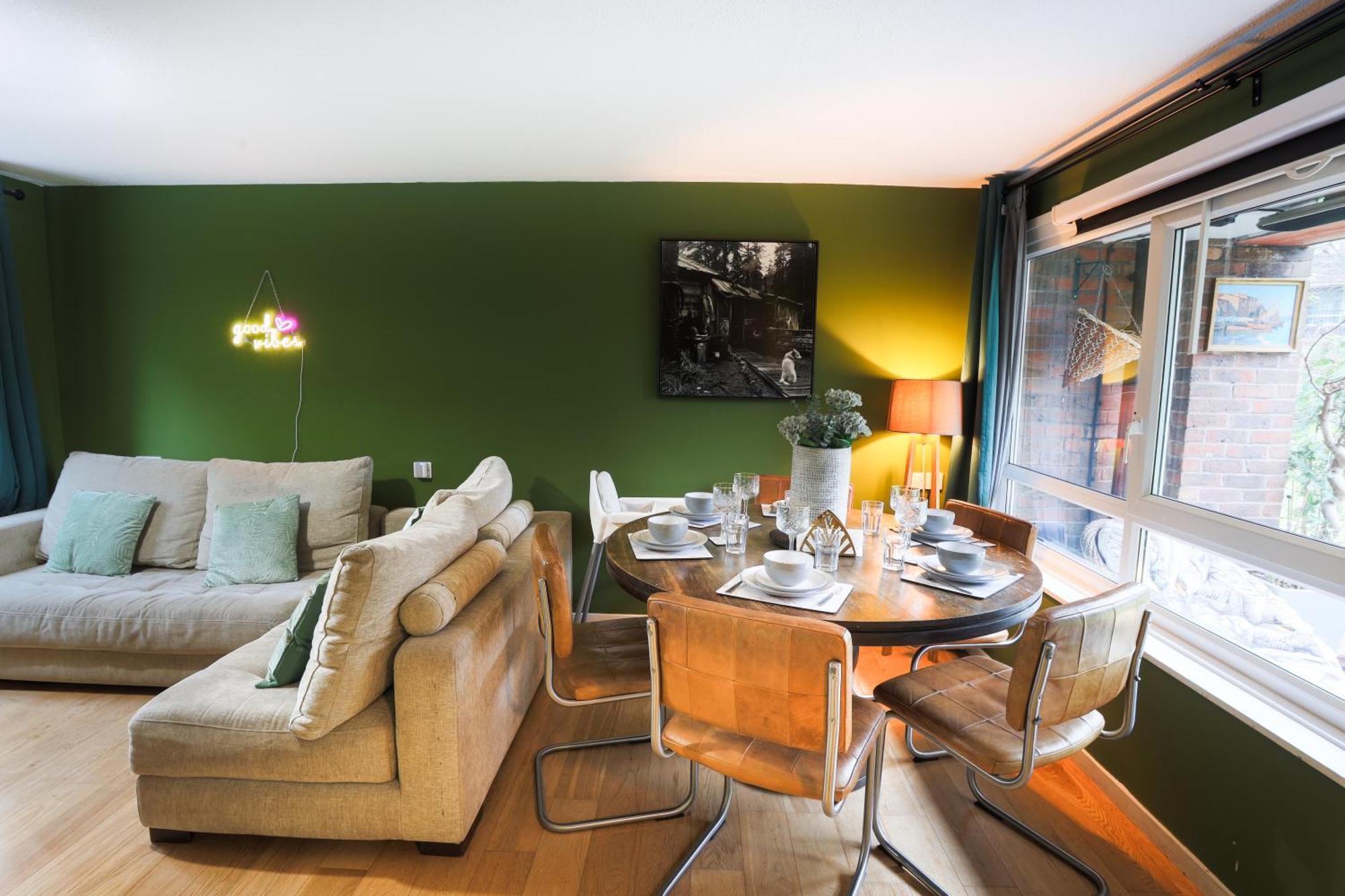 20 Percent Off -promo Genius Offers-citycenter Londonbridge With Parking-wifi-sleeps7-4beds-netflix-family! * London