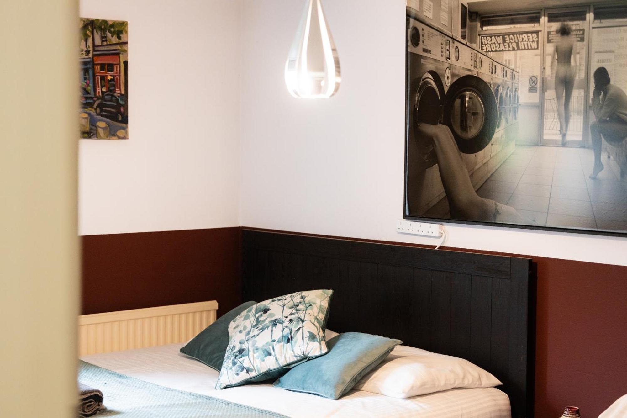 Apartment 20 Percent Off -promo Genius Offers-citycenter Londonbridge With Parking-wifi-sleeps7-4beds-netflix-family! London